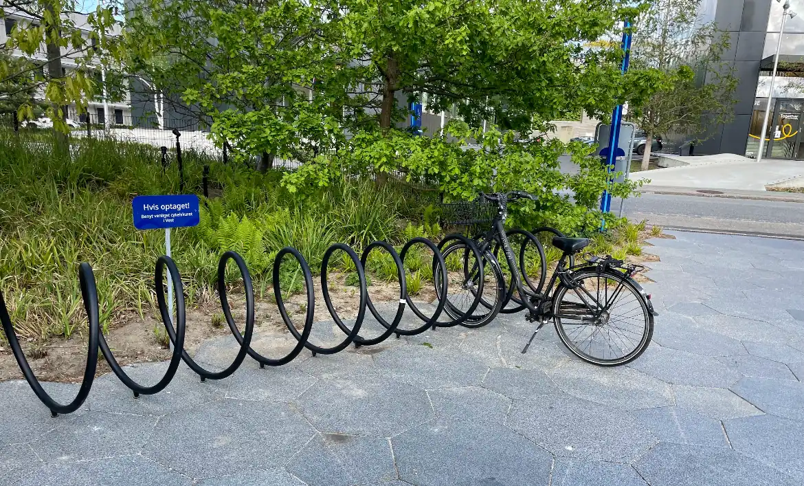 Découverte du Range Vélo spirale : un rack à vélo esthétique